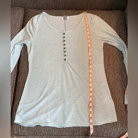 Old Navy light blue long sleeve top size med - Picture 8 of 9